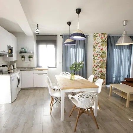 Atico Casa Lola شقة