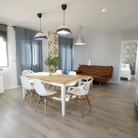 Atico Casa Lola شقة